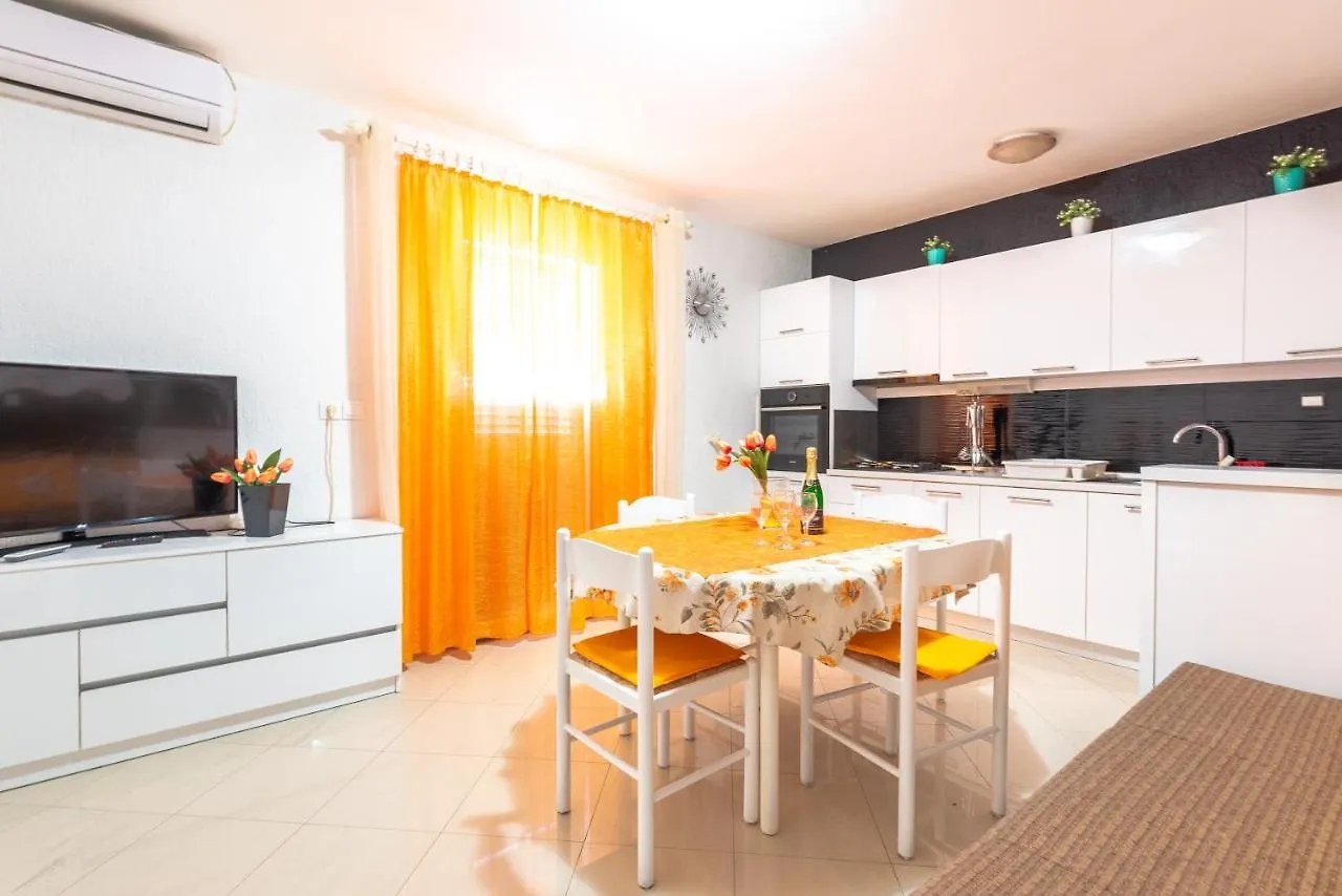 Apartments Jadran Pag Town Croacia